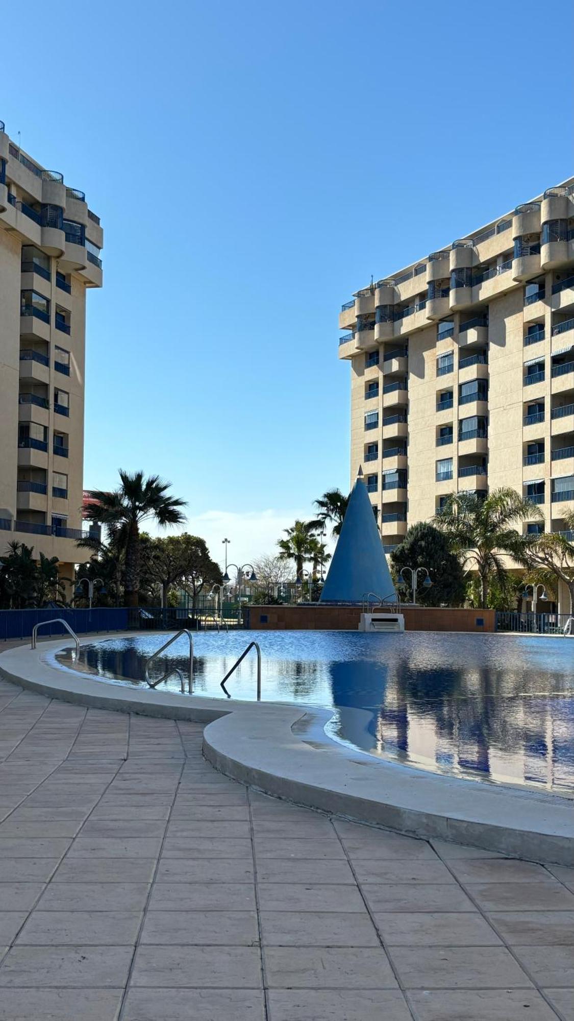 Apto. Luminoso Con Vistas En Playa De La Patacona 瓦伦西亚 外观 照片