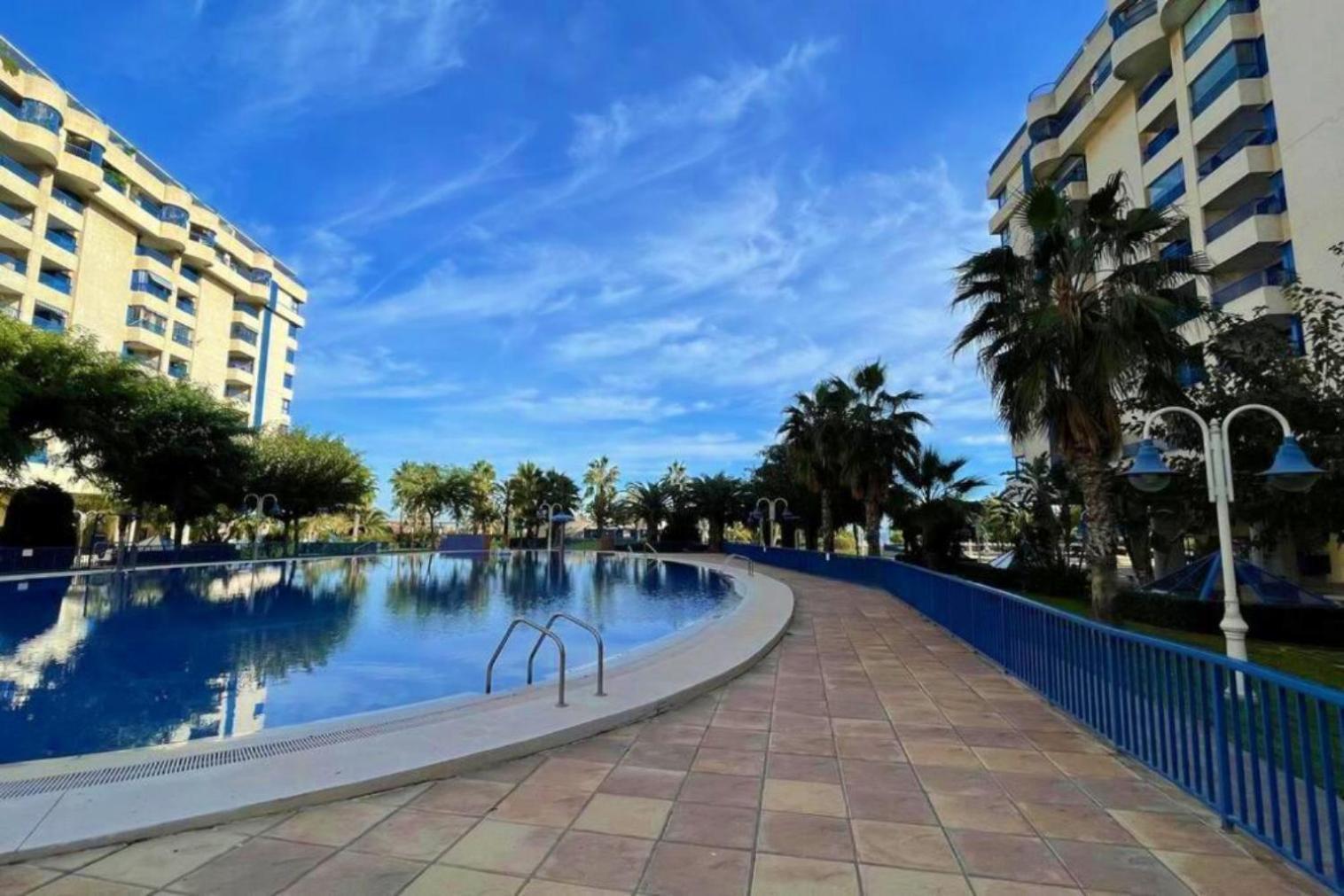 Apto. Luminoso Con Vistas En Playa De La Patacona 瓦伦西亚 外观 照片